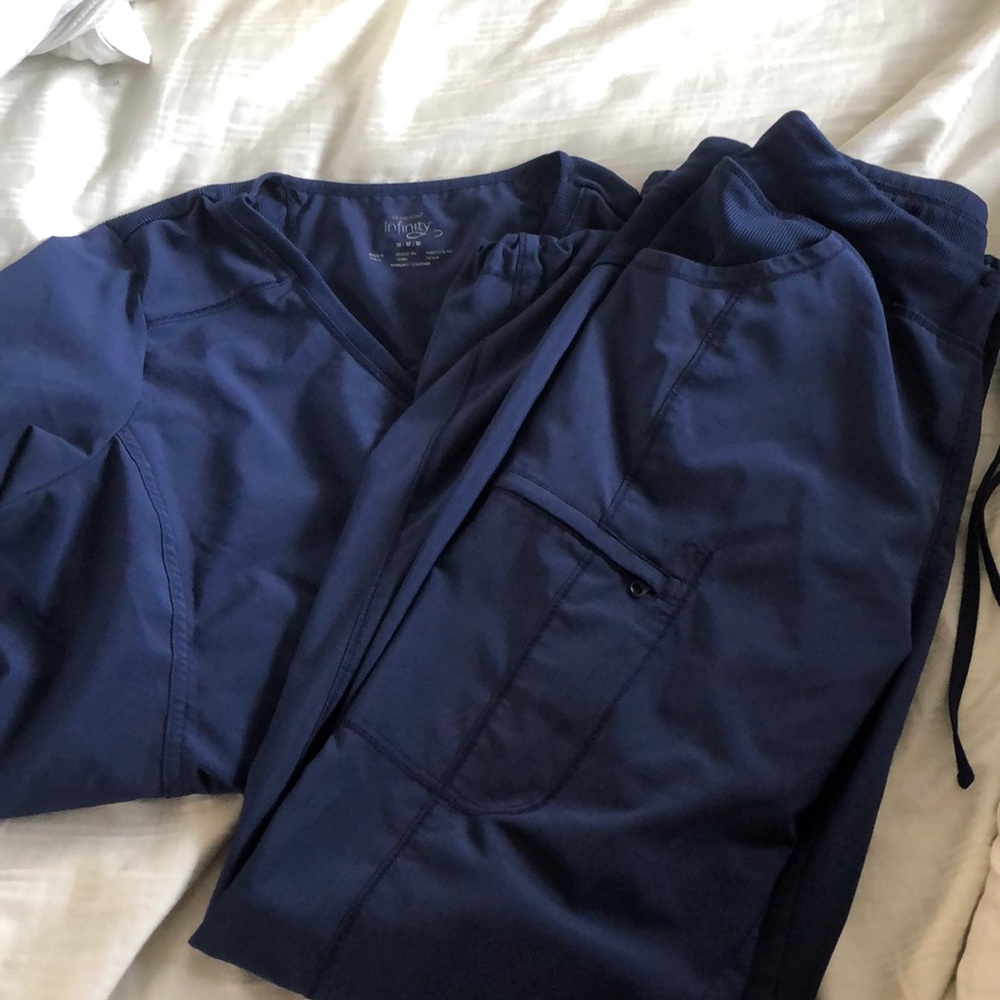Navy Cherokee infinity scrub set size M